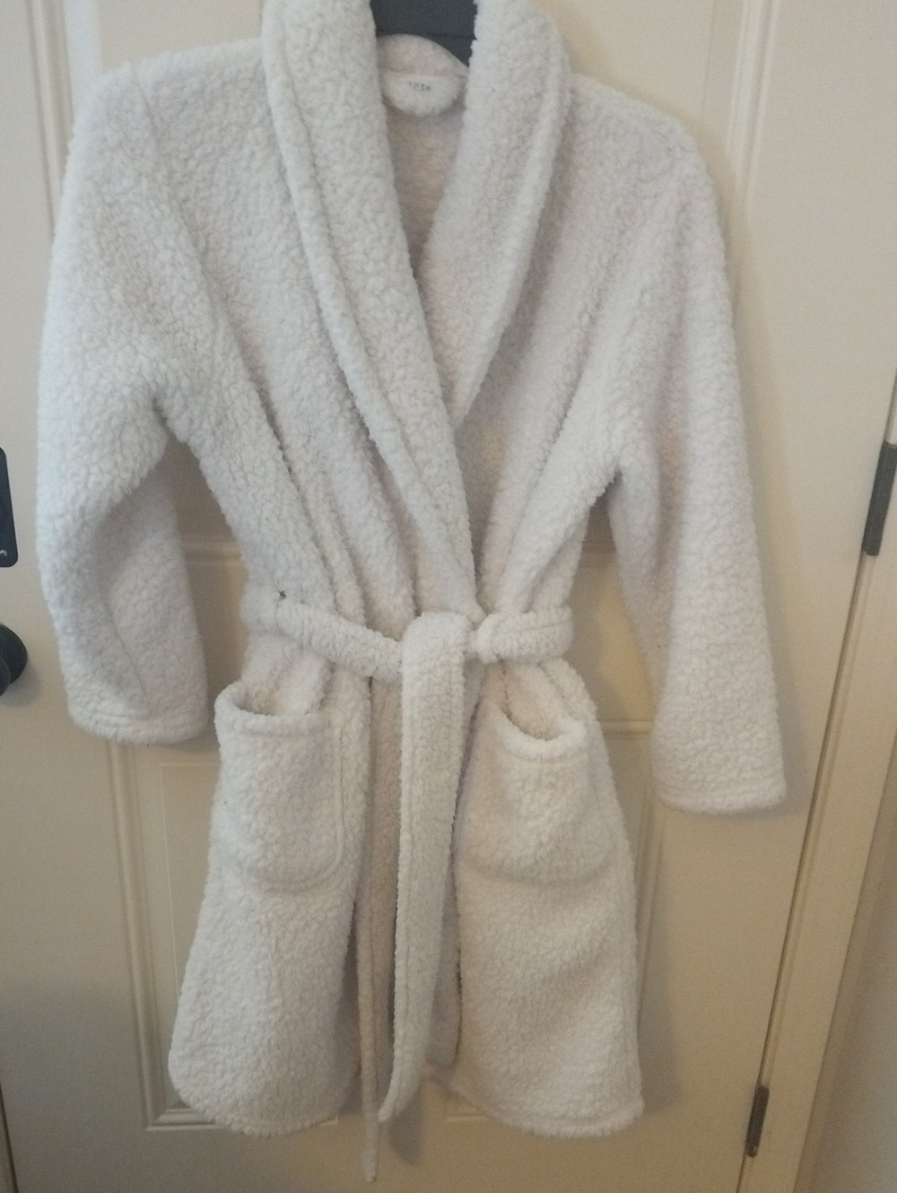 Ulta Beauty White Plush Sherpa Bath Robe with Belt and Pockets